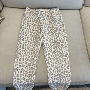 Girls Gap sweatpants size 6–7